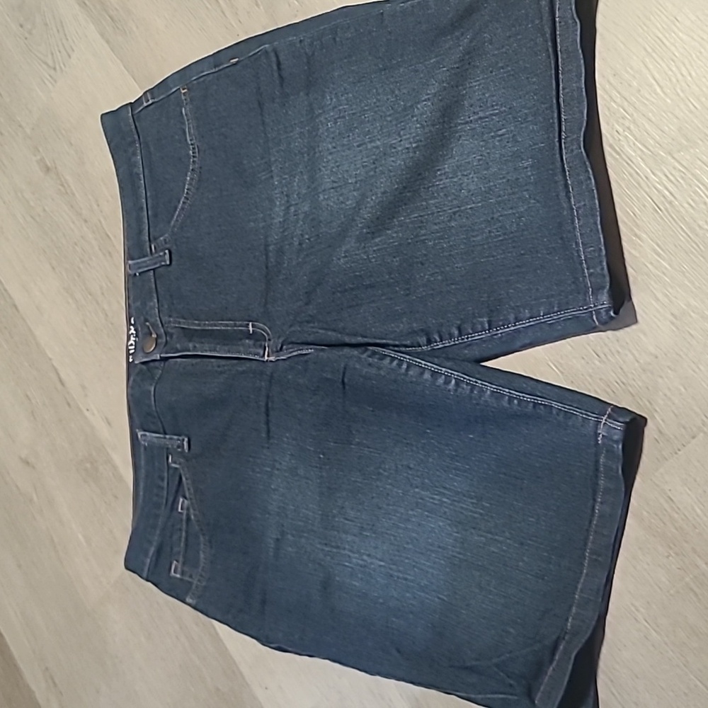 A1. Riders by Lee jean shorts size 16